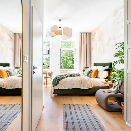Days - With 1gb Wifi & Elevator In Location Apartmán